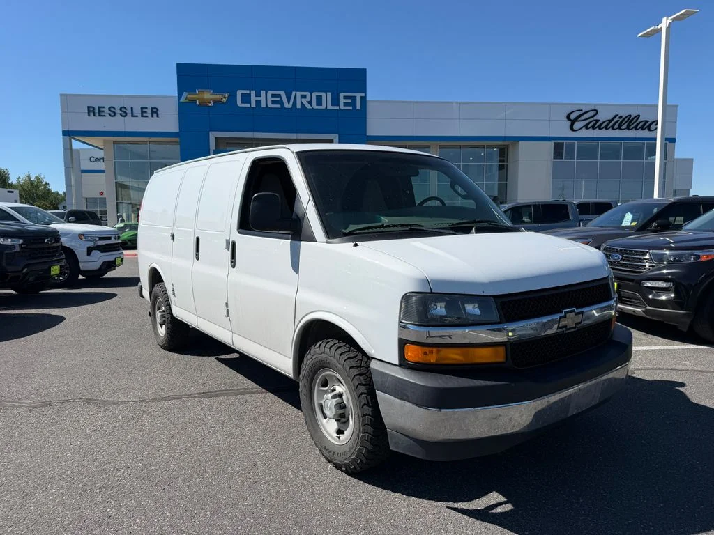 2017 Chevrolet Express 2500 Work Van HD's photo