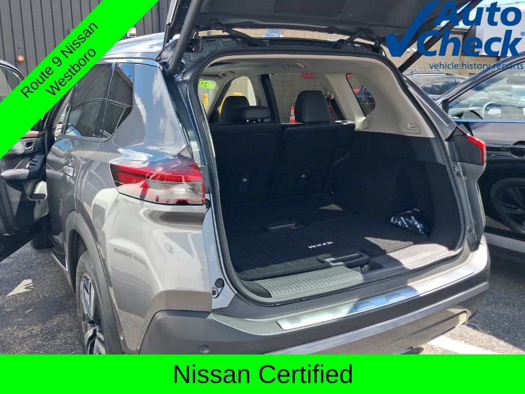 Used 2023 Gray Nissan SL image 13