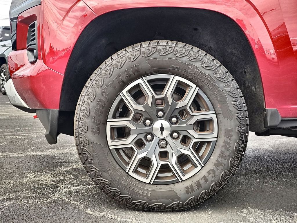 Used 2024 Red Chevrolet Z71 image 10