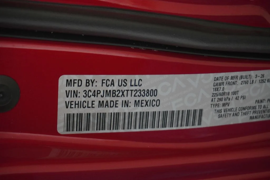 New 2026 Red Hot Pearl-Coat Exterior Paint Jeep Limited image 40