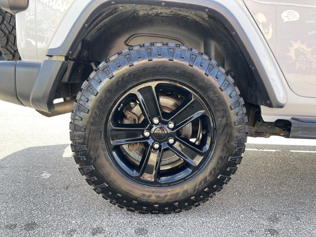 Used 2020 White Jeep Unlimited Sahara Altitude image 12