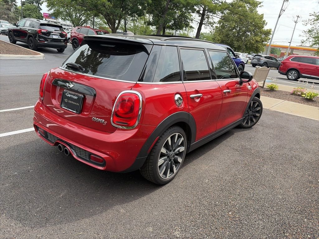 Used 2016 Blazing Red Metallic MINI Base image 13