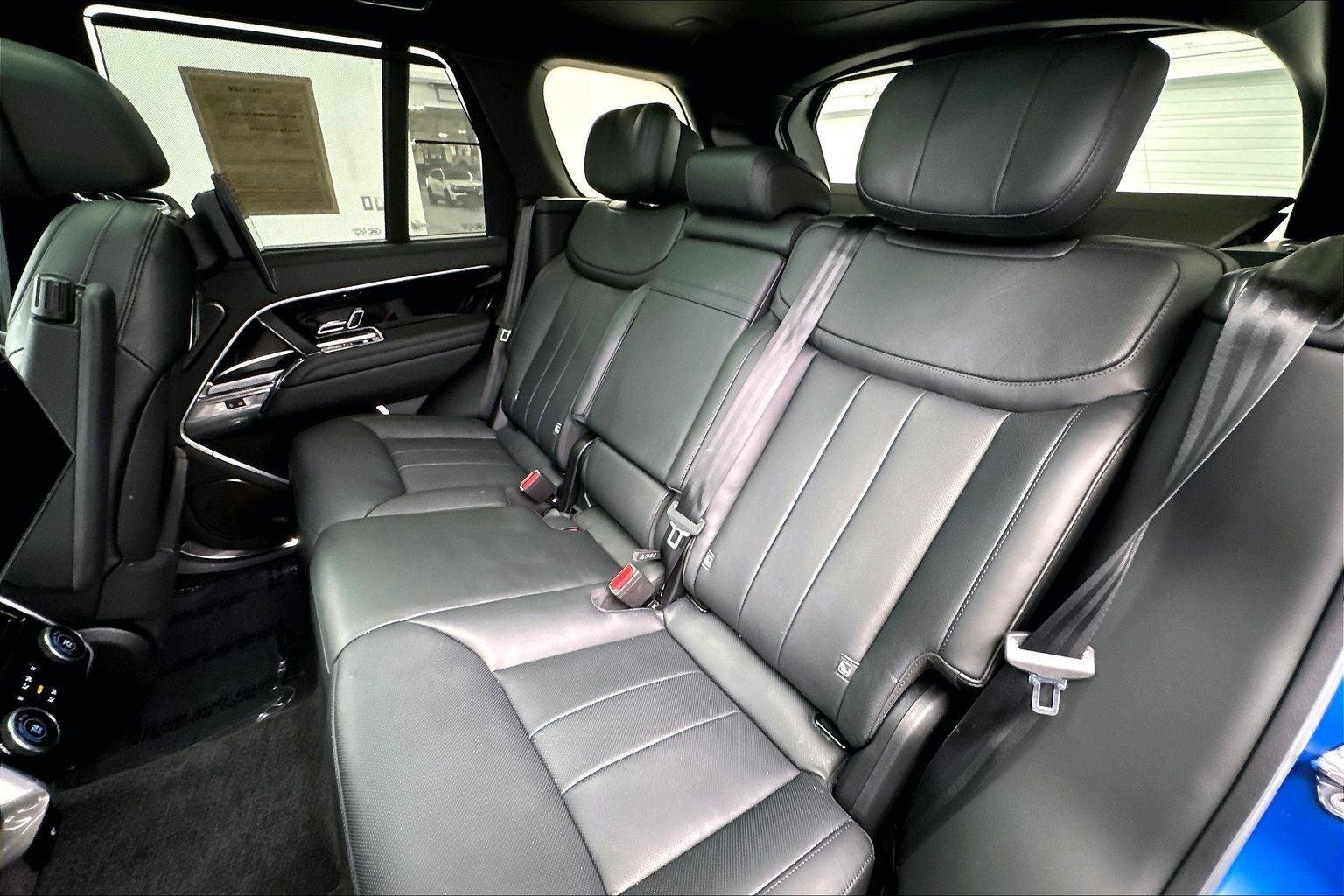Used 2025 Velocity Blue in Satin Finish Land Rover Autobiography image 22