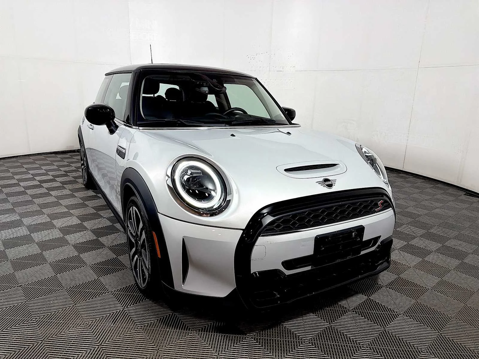 Used 2023 White Silver Metallic MINI Cooper S image 2