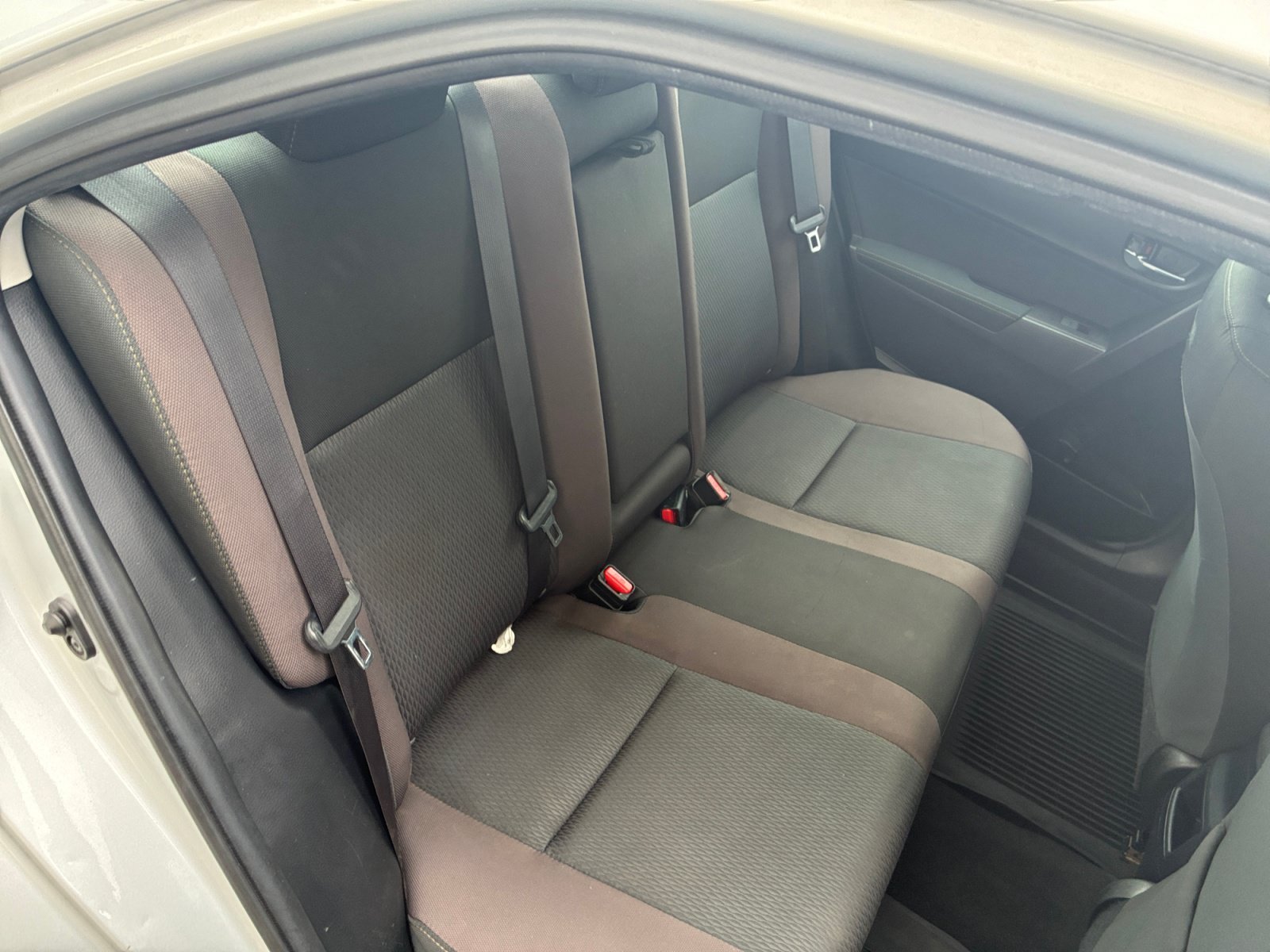 Used 2018 Classic Silver Metallic Toyota LE image 33