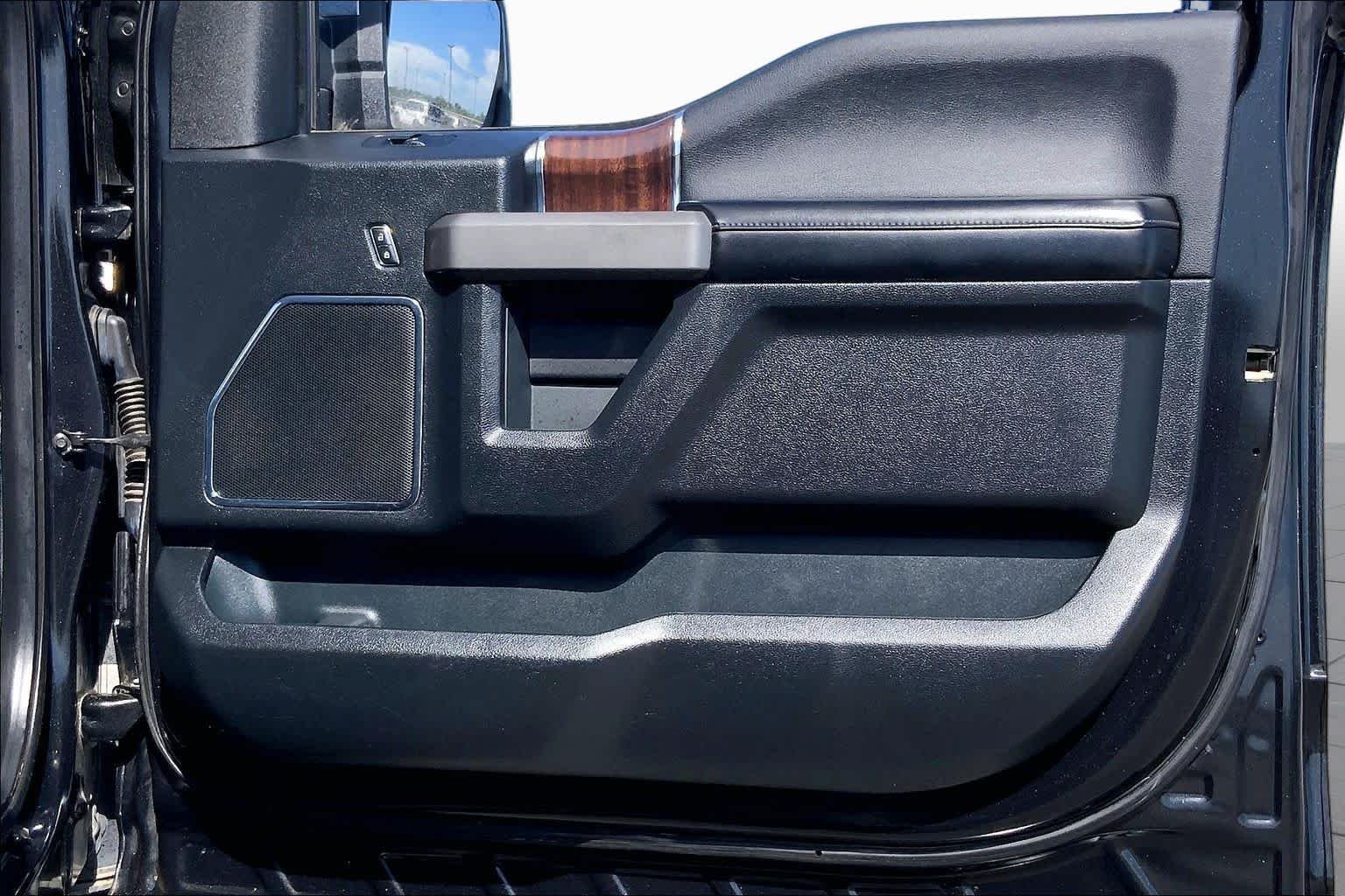 Used 2015 Tuxedo Black Metallic Ford Platinum image 22