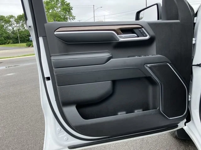 2025 Chevrolet Silverado 1500 LT - Photo 21