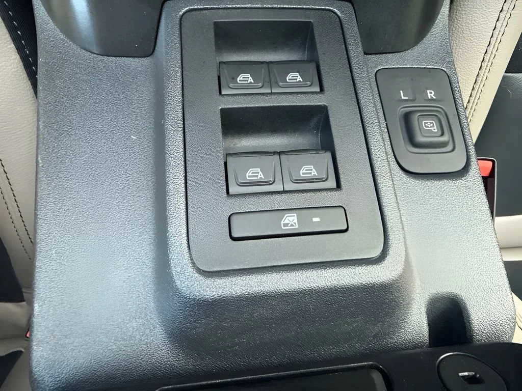 Used 2024 Blue Ford Wildtrak image 21