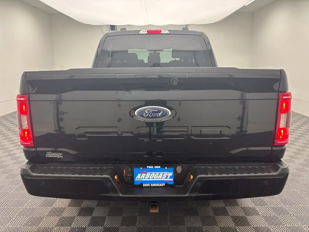 Used 2023 Black Ford XLT image 9
