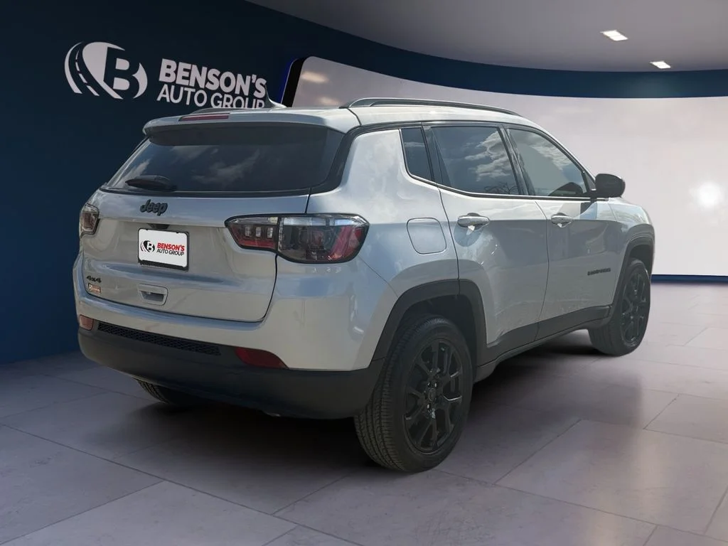 New 2026 Silver Jeep Latitude image 5