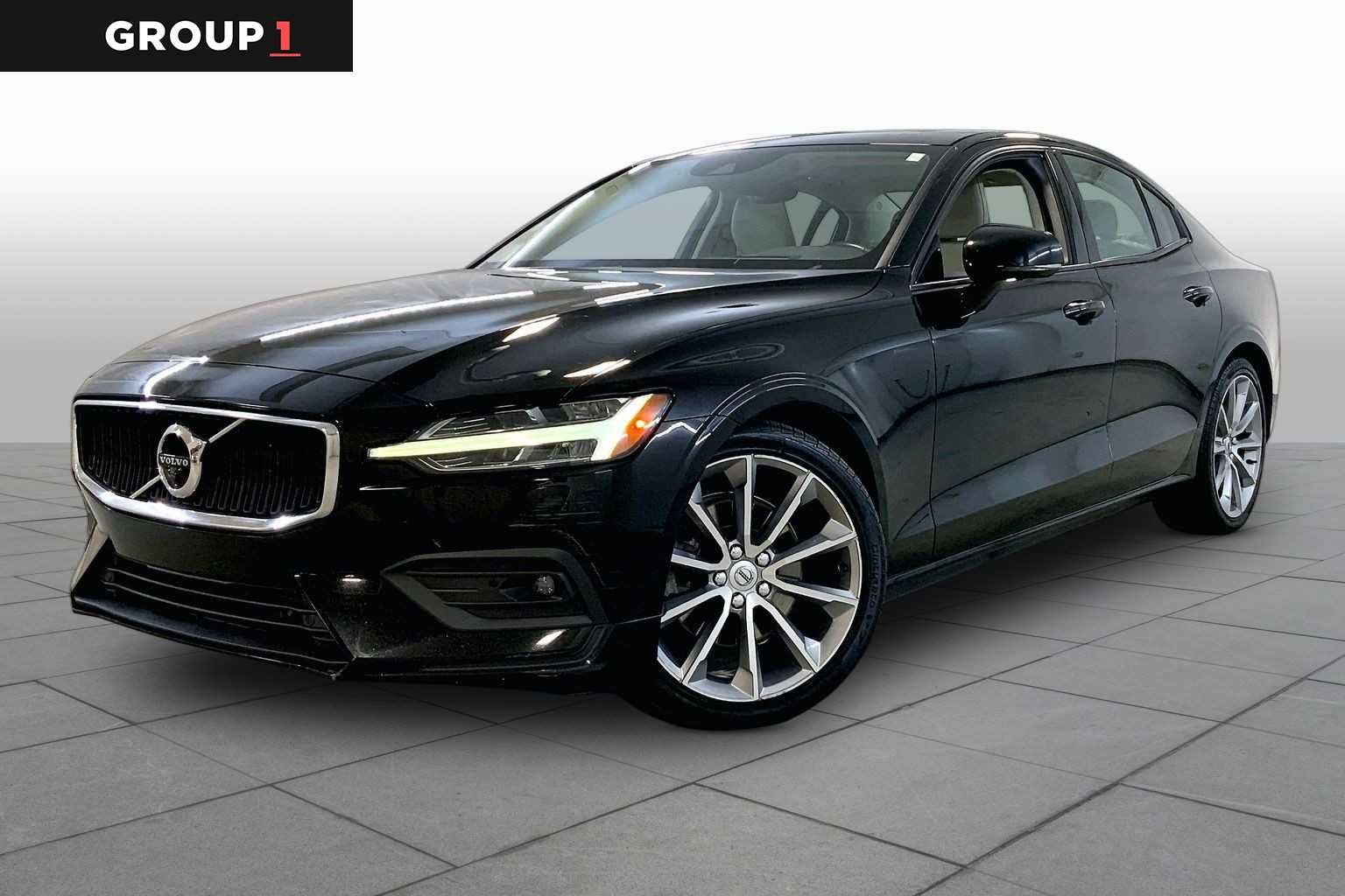 Pre-Owned 2019 Volvo S60 Momentum