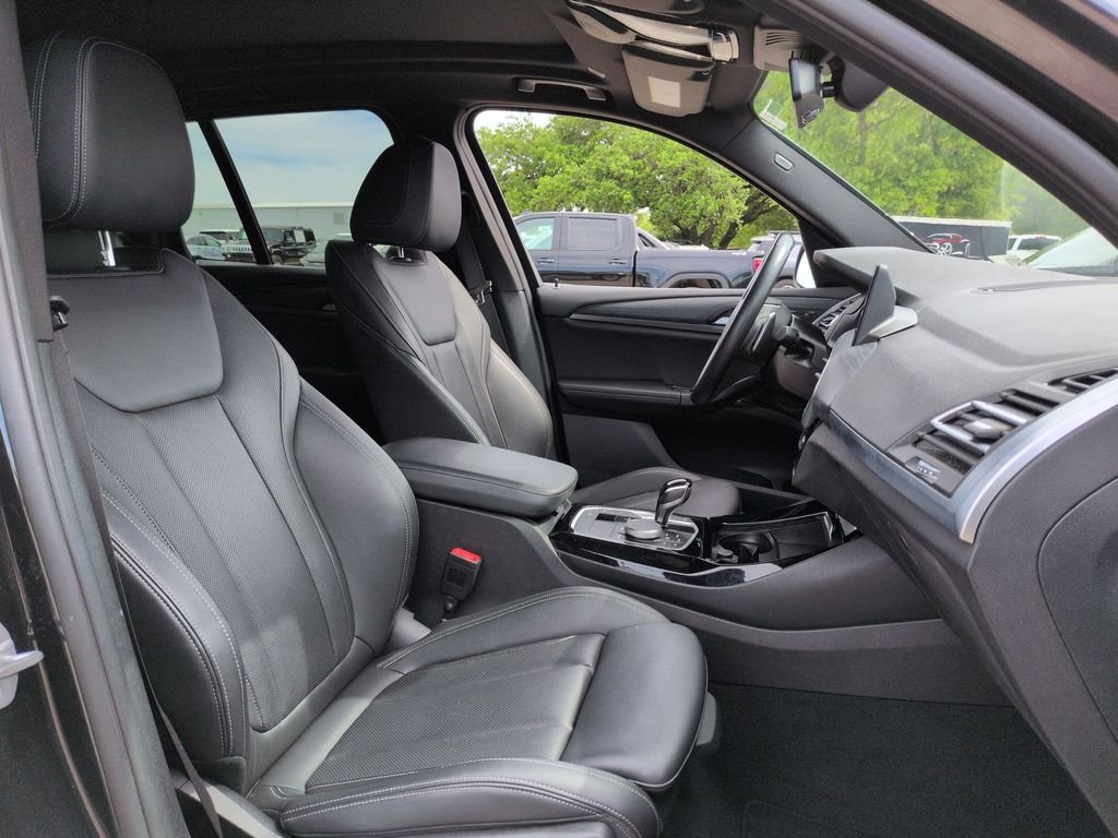 Used 2024 Gray BMW xDrive30i image 25