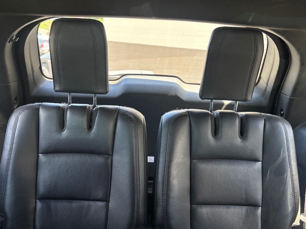 Used 2014 Blue Metallic Ford Limited image 31