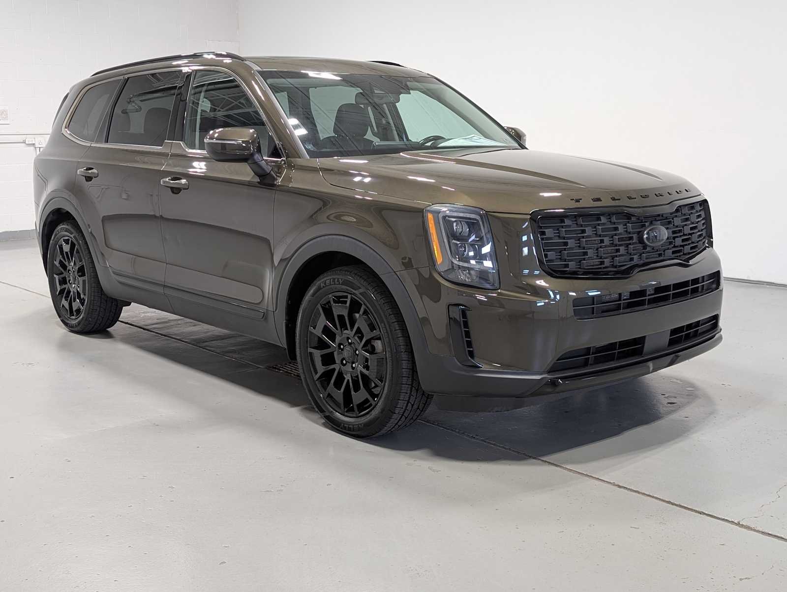 Used 2021 Dark Moss Kia EX image 6
