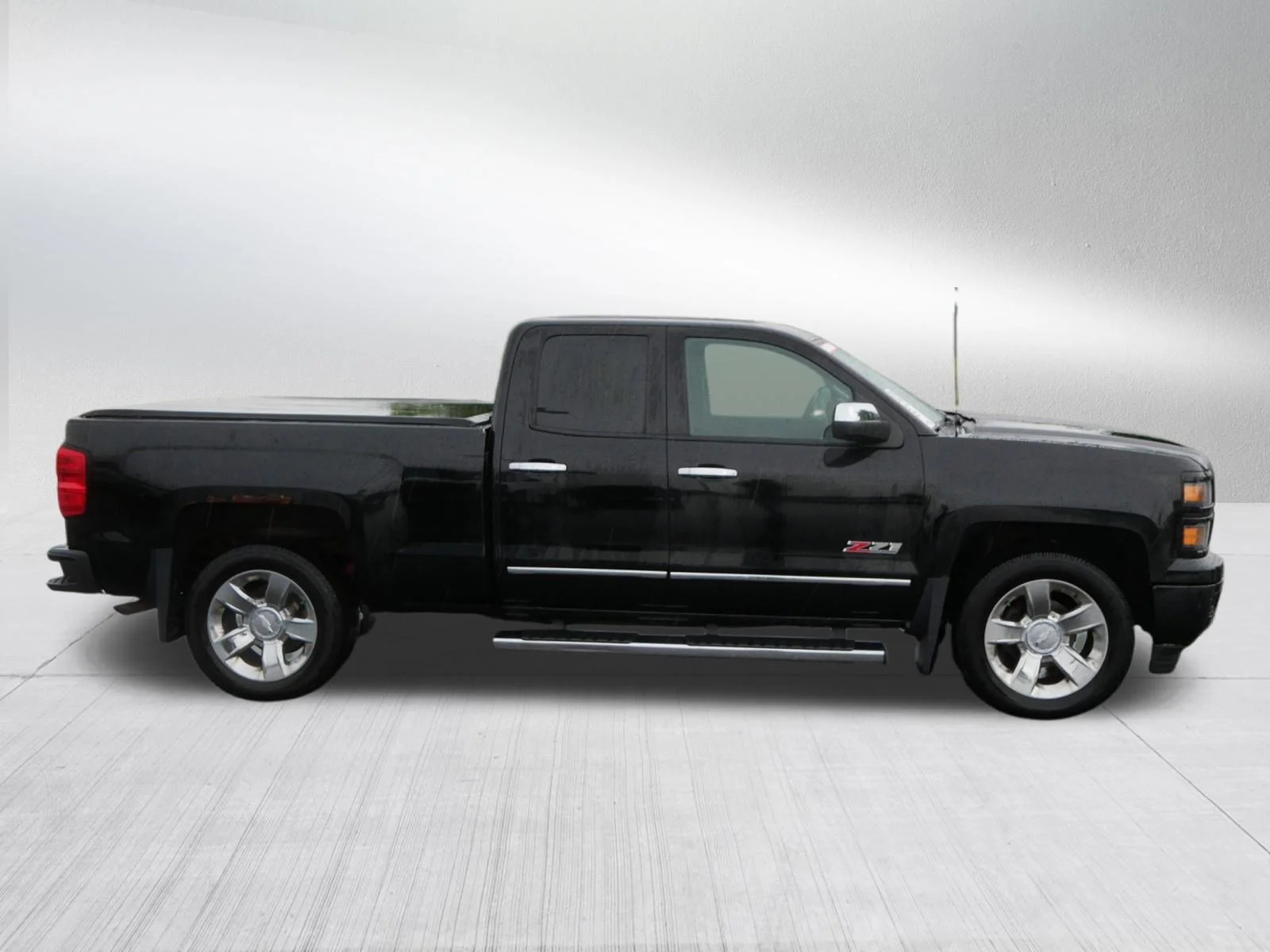Used 2015 Black Chevrolet LT image 8