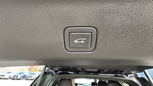 2025 GMC Yukon AT4 Ultimate - Photo 35