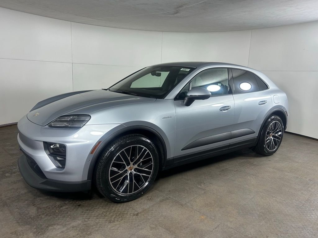 2026 Porsche Macan Base