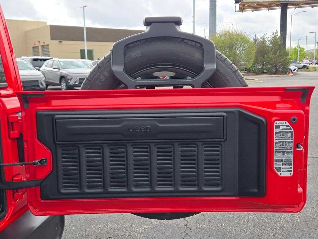 Used 2025 Red Jeep Sahara 4xe image 18