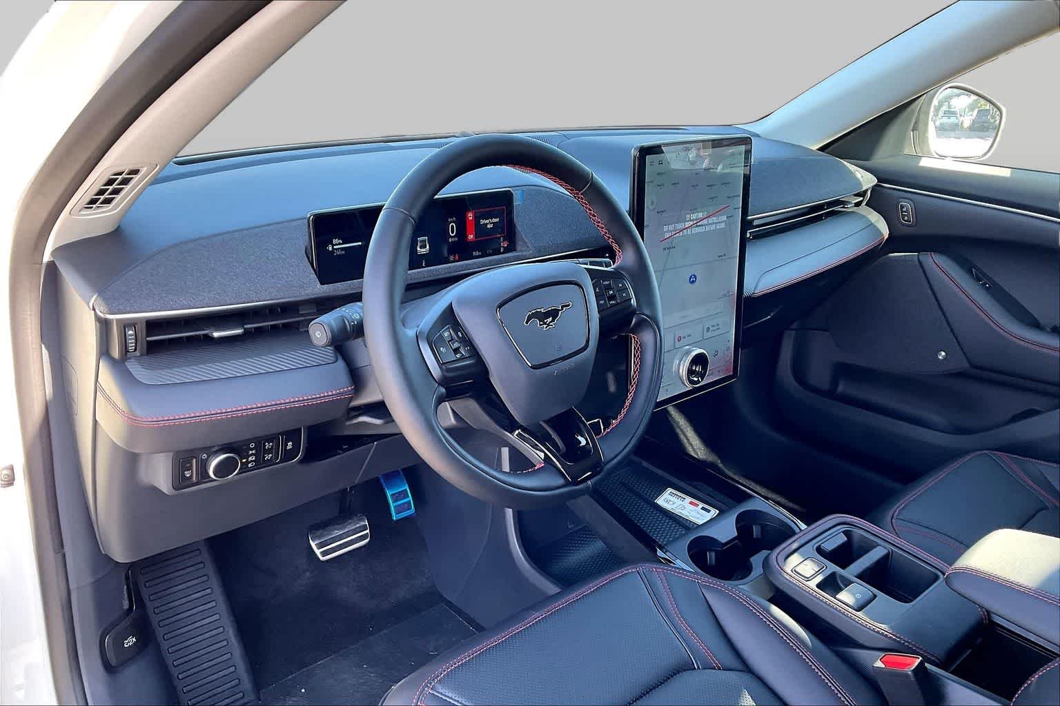 New 2026 Star White Metallic Tri-coat Ford Premium image 8