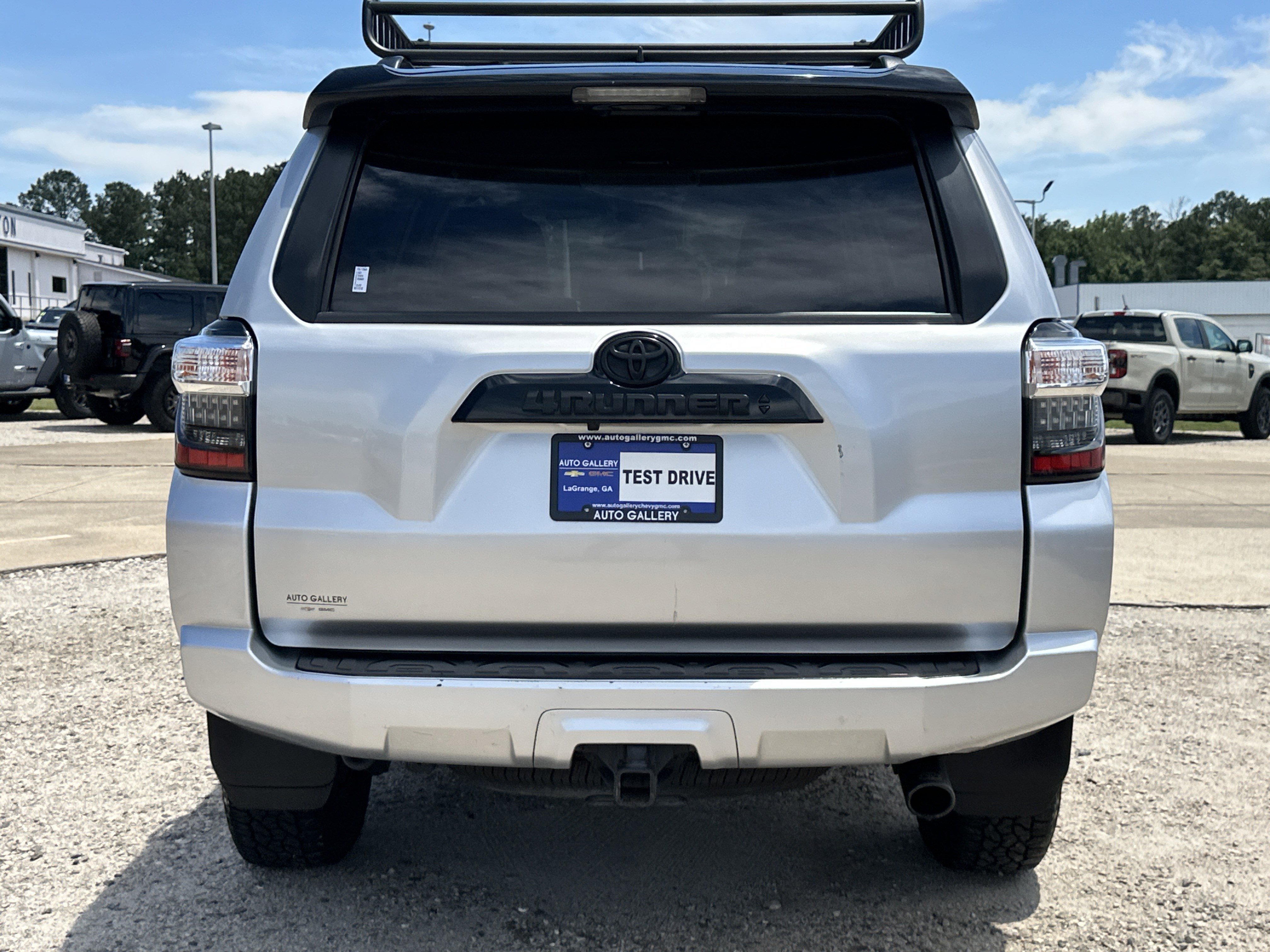Used 2021 Classic Silver Metallic Toyota Venture image 7