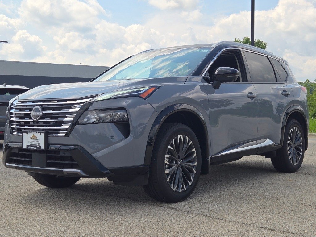 New 2026 Boulder Gray Pearl / Super Black Two-tone Nissan Platinum image 4