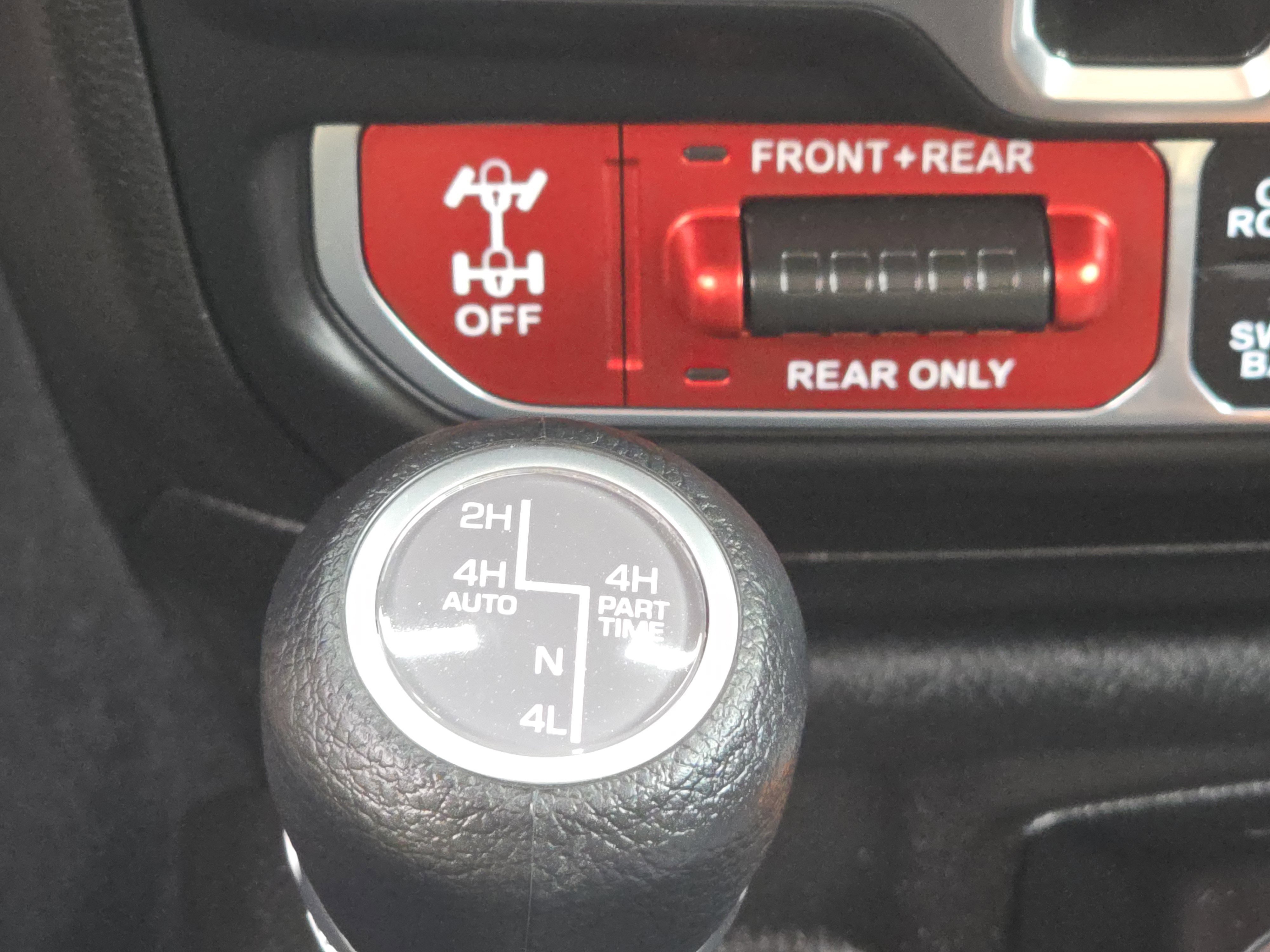Used 2025 Bright White Clearcoat Jeep Rubicon image 13