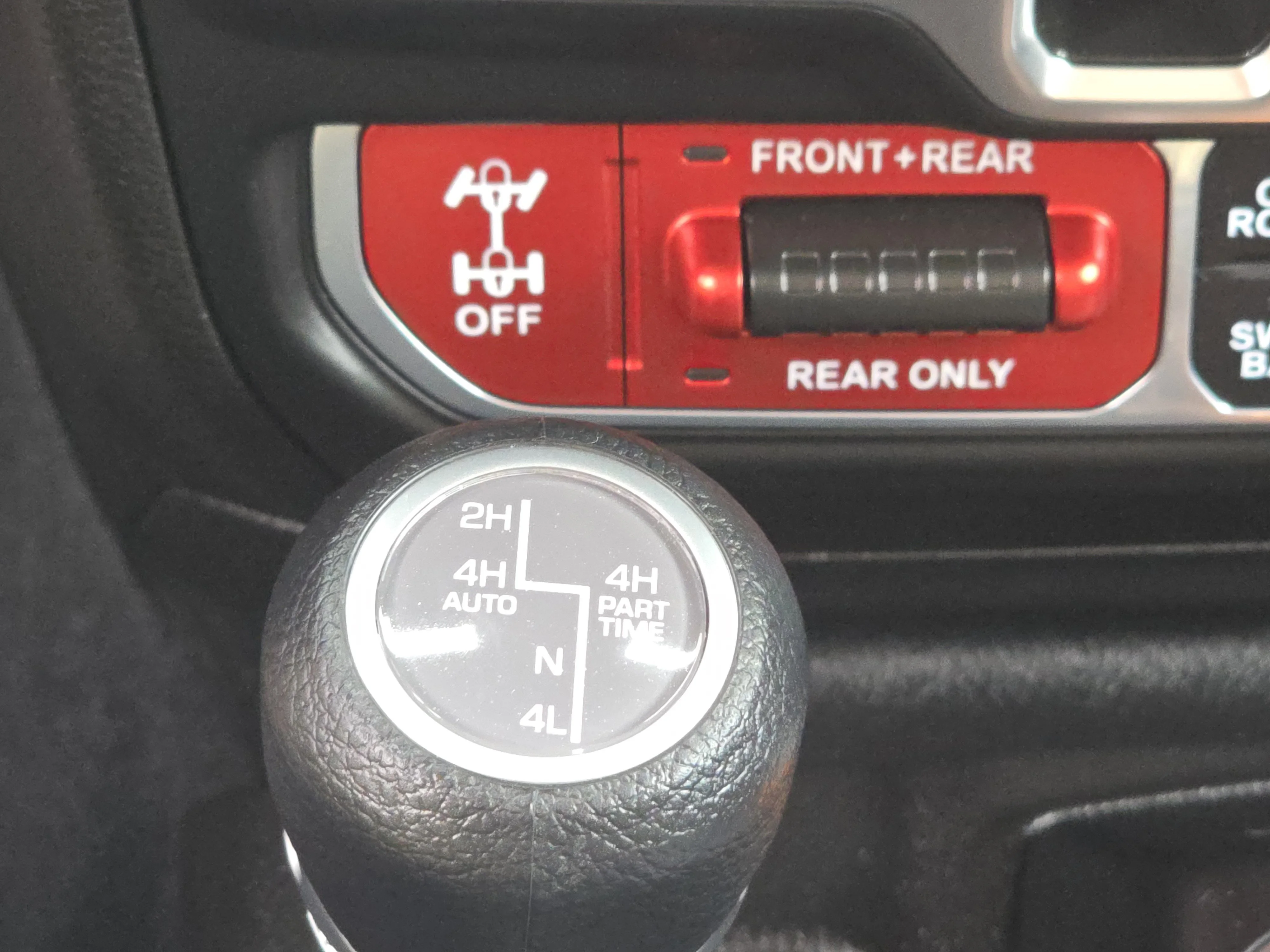 Used 2025 Bright White Clearcoat Jeep Rubicon image 13