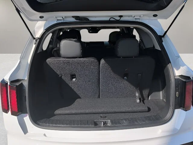 Used 2023 Glacial White Pearl Kia S image 9