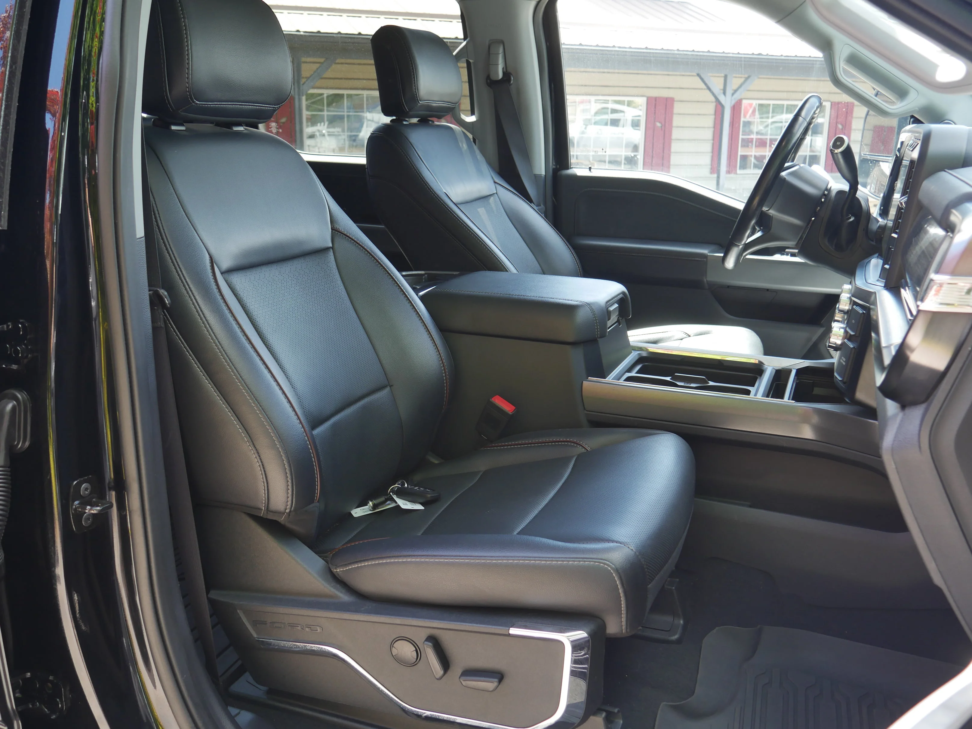 Certified Used 2024 Agate Black Metallic Ford LARIAT image 31