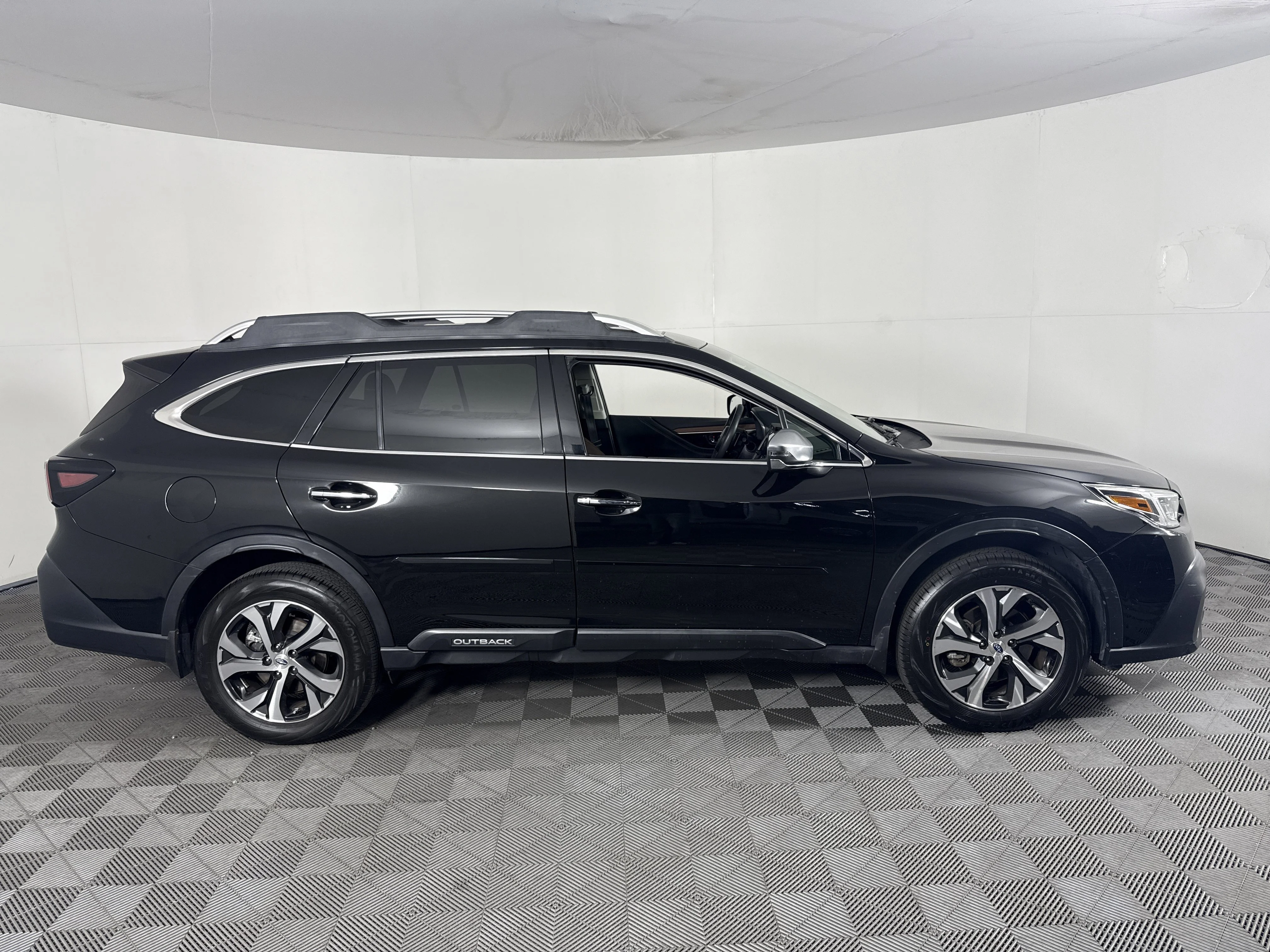 Used 2021 Crystal Black Silica Subaru Touring XT image 6