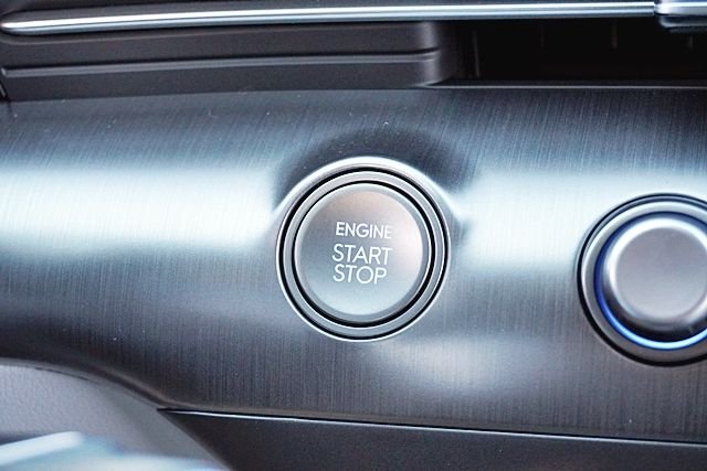 New 2026 White Hyundai SEL Premium image 32