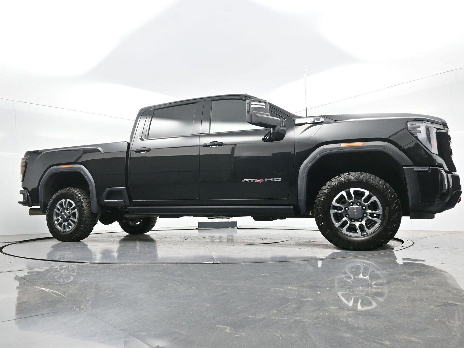 Used 2024 Onyx Black GMC AT4 image 46