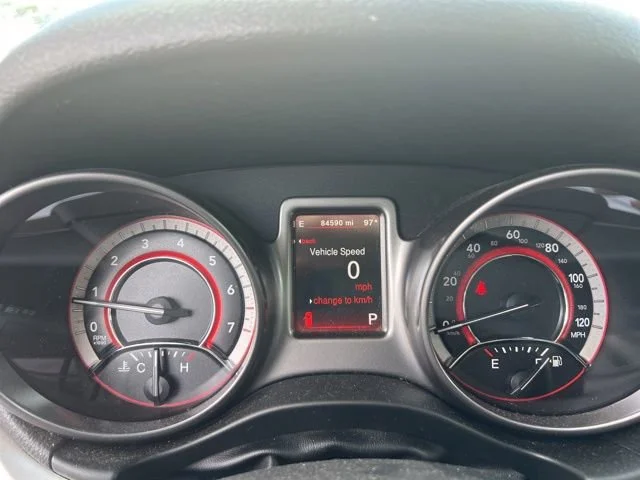 Used 2020 White Dodge Crossroad image 2