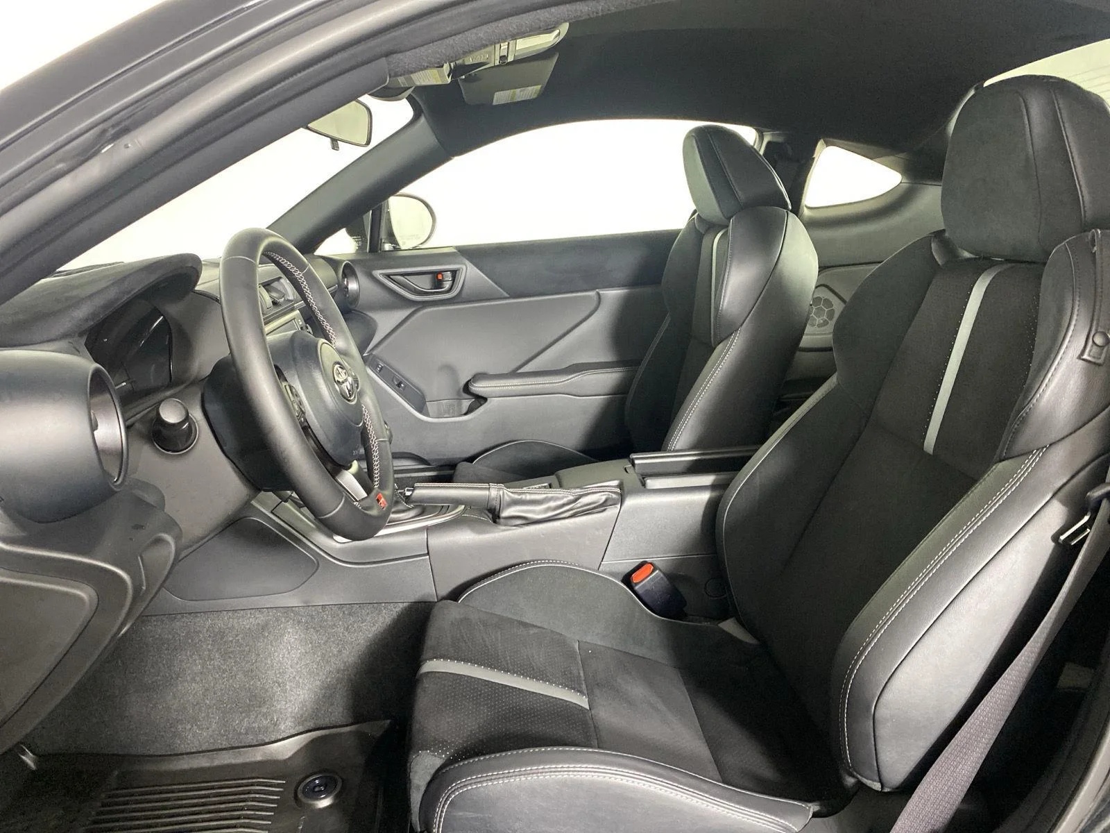 Used 2025 Raven Toyota Premium image 20