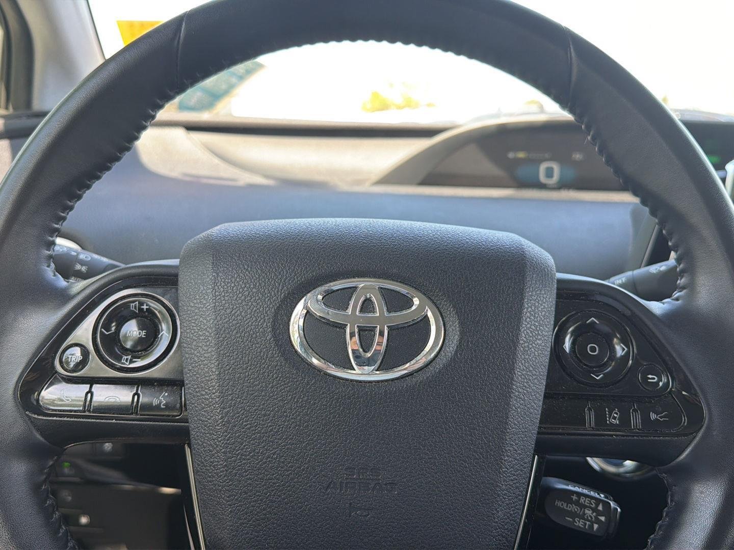 Used 2022 Wind Chill Pearl Toyota XLE image 9