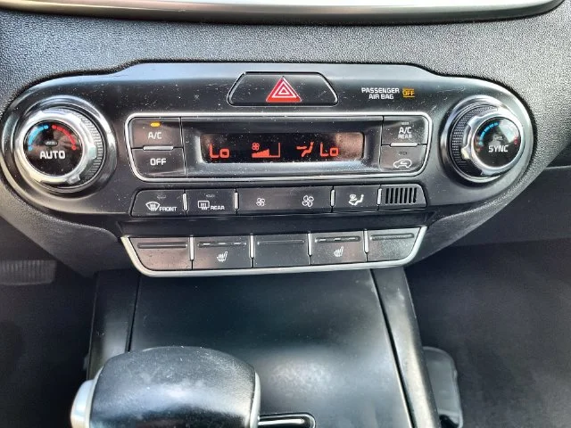 Used 2020 Black Kia S image 18
