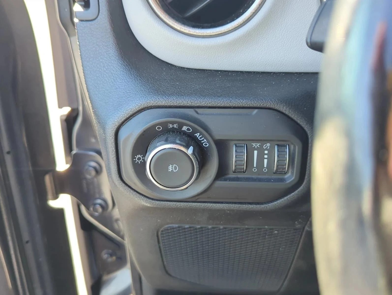 Used 2021 Granite Crystal Me Jeep Unlimited Sahara High Altitude image 15