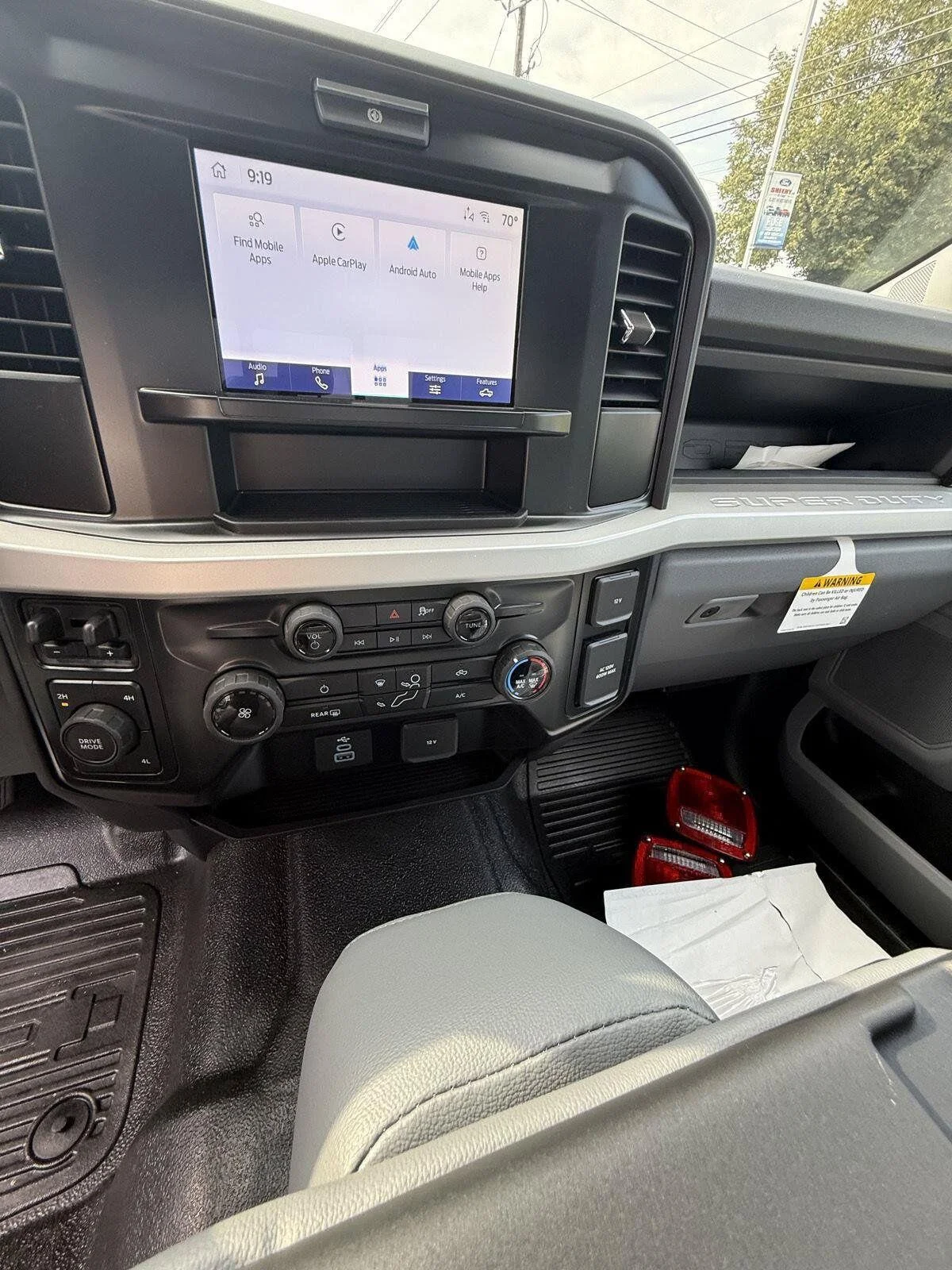 New 2026 Oxford White Ford XL image 11