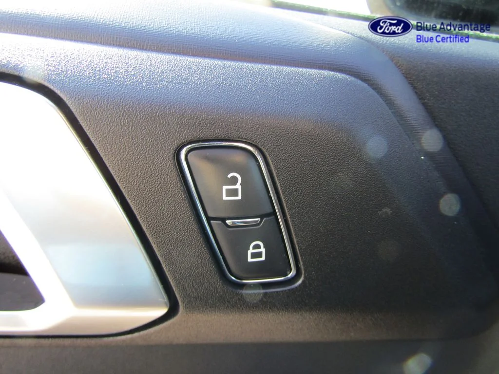 Certified Used 2025 Shadow Black Ford Badlands image 19