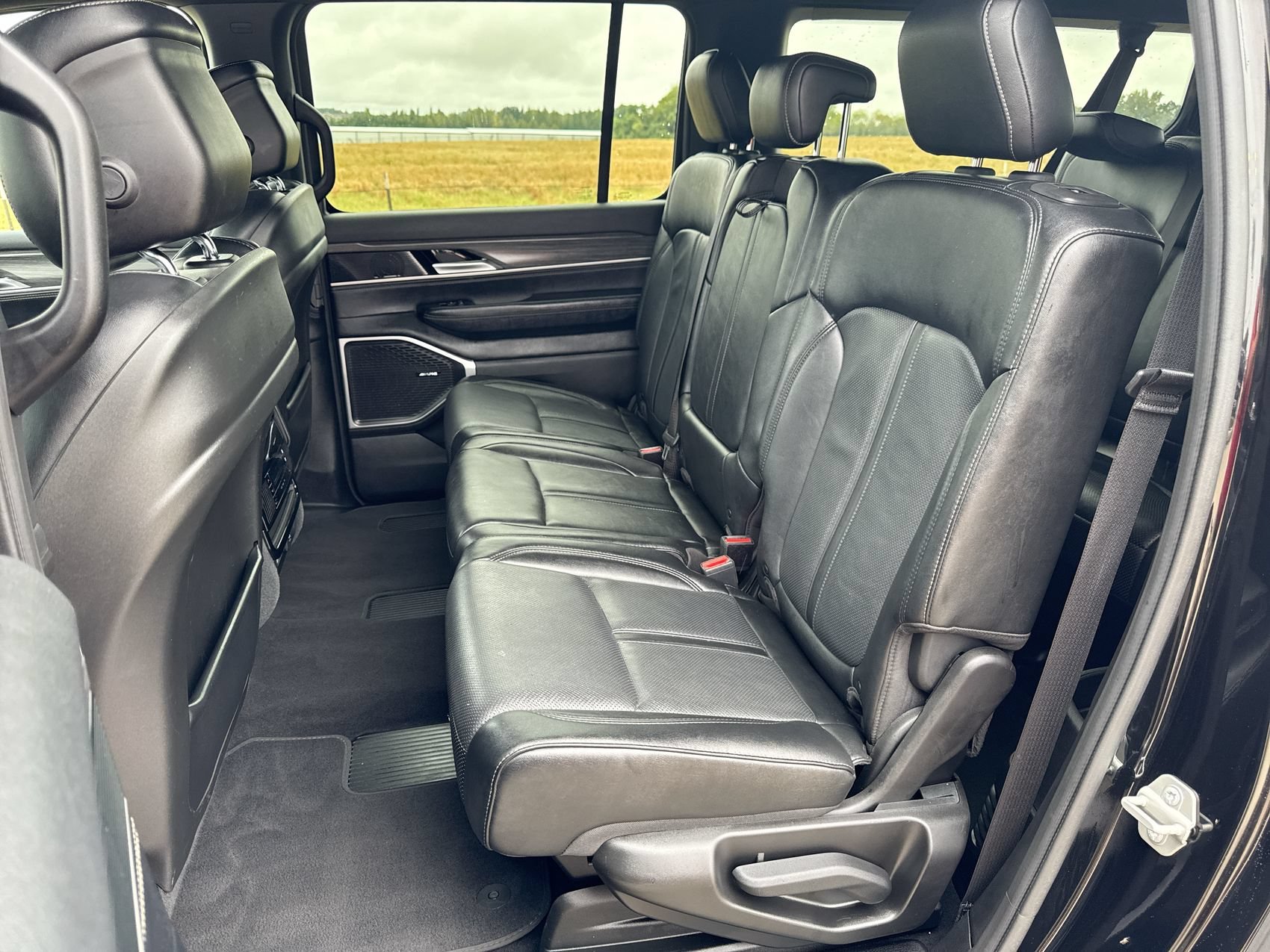 Used 2024 Diamond Black Crystal Pearlcoat Jeep Series II image 22