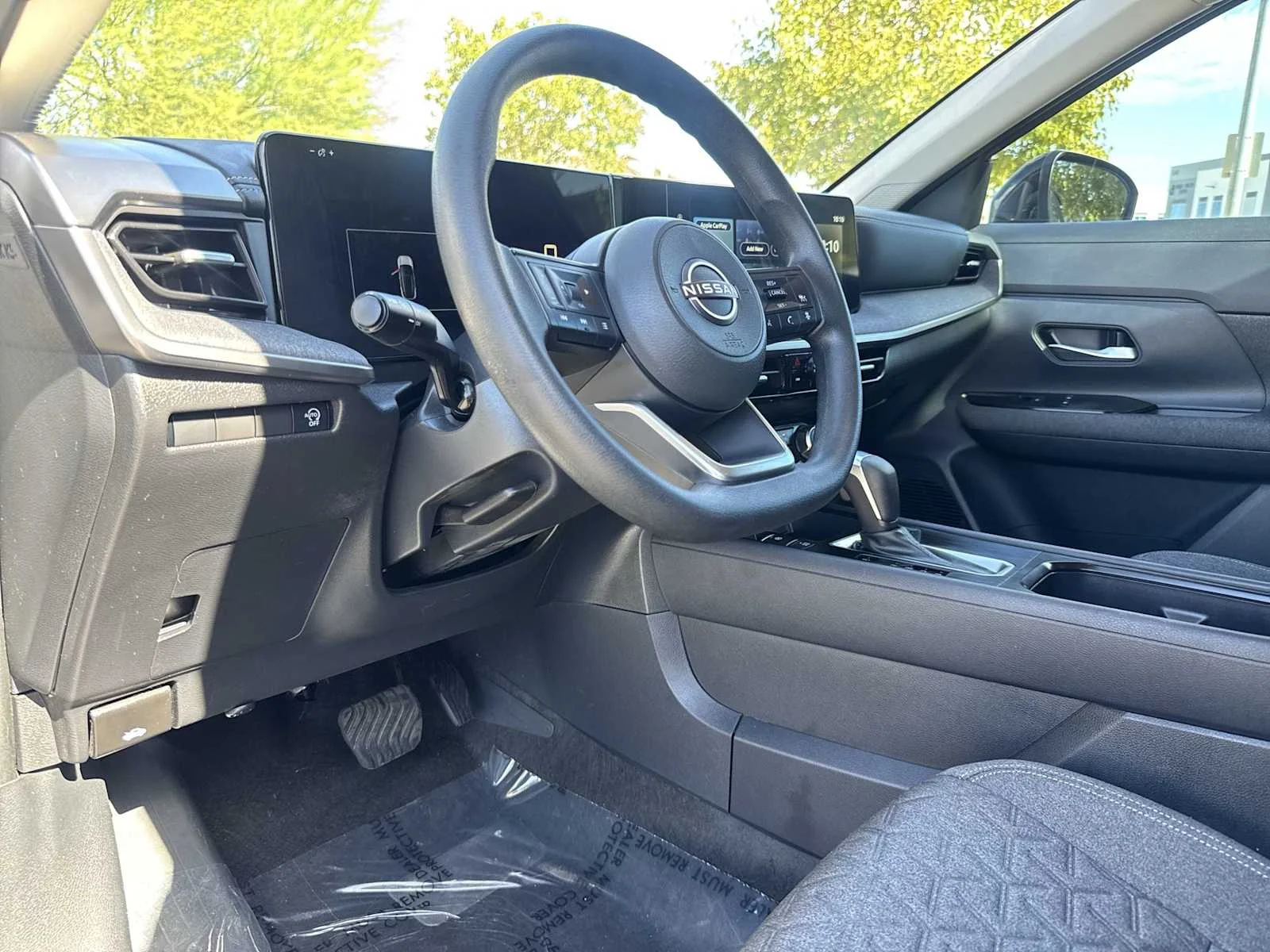Used 2025 Gun Metallic/Super Black Nissan SV image 17