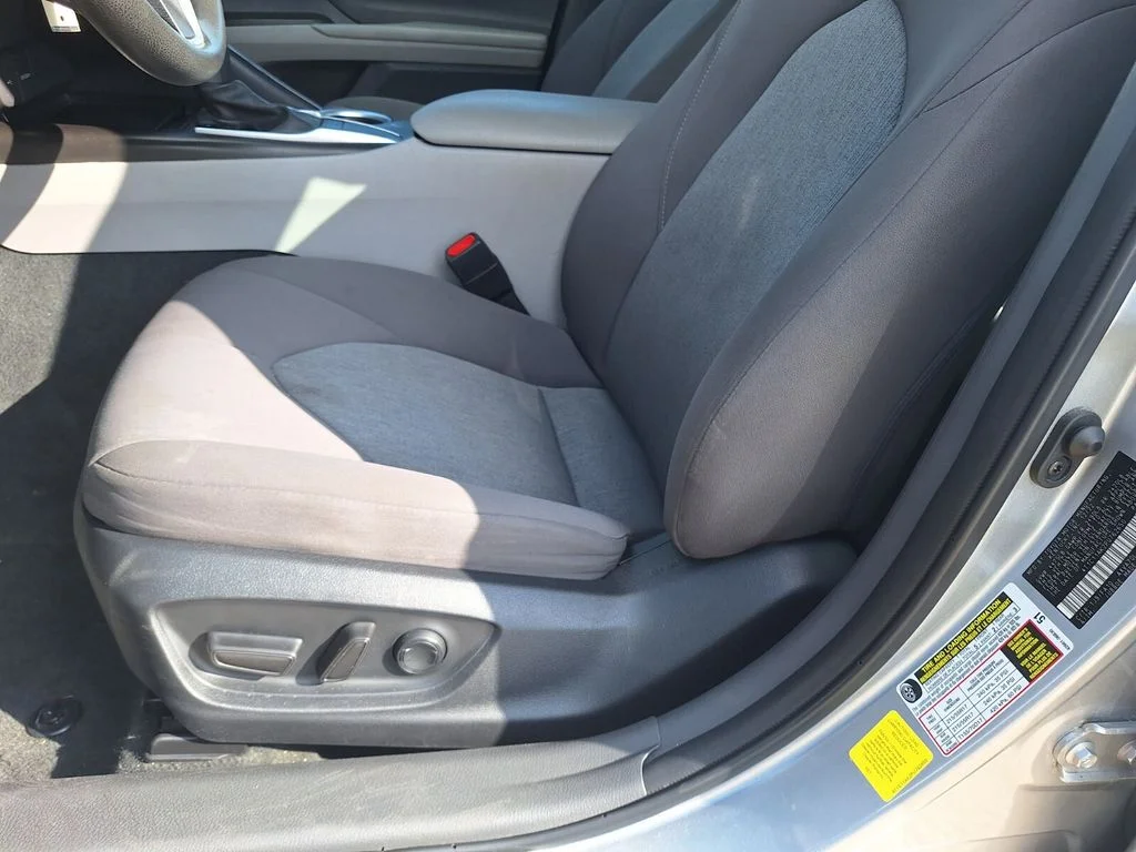 Used 2023 Silver Toyota LE image 28