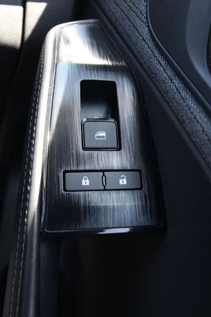 Used 2023 Silver Nissan SV image 23