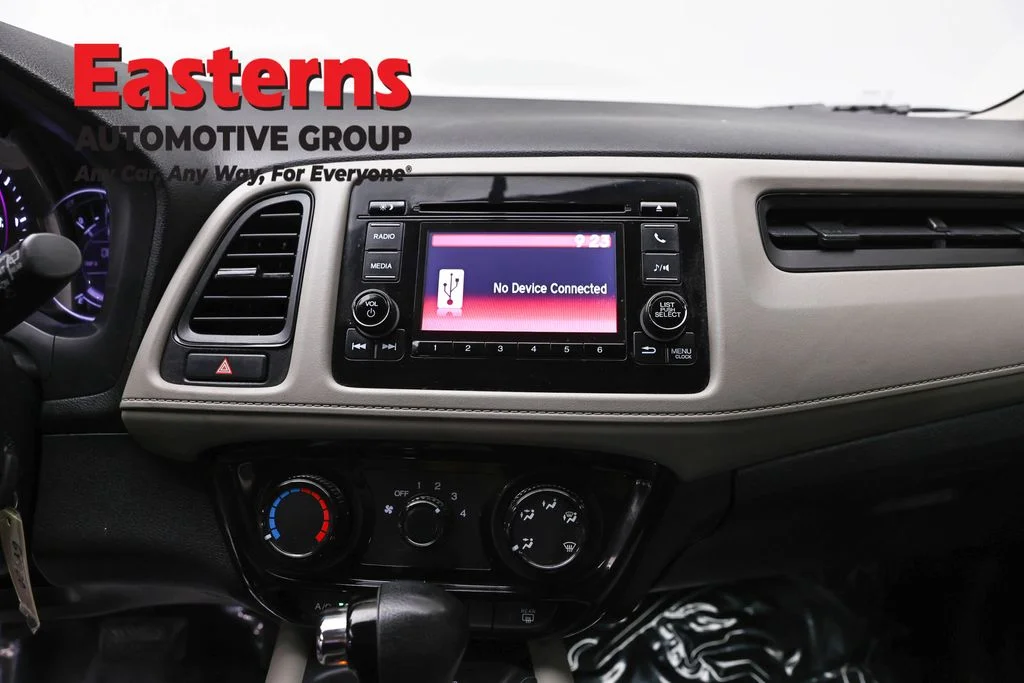 Used 2021 White Honda LX image 11