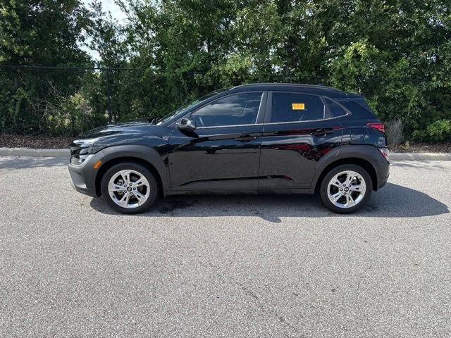Used 2023 Black Hyundai SEL image 2