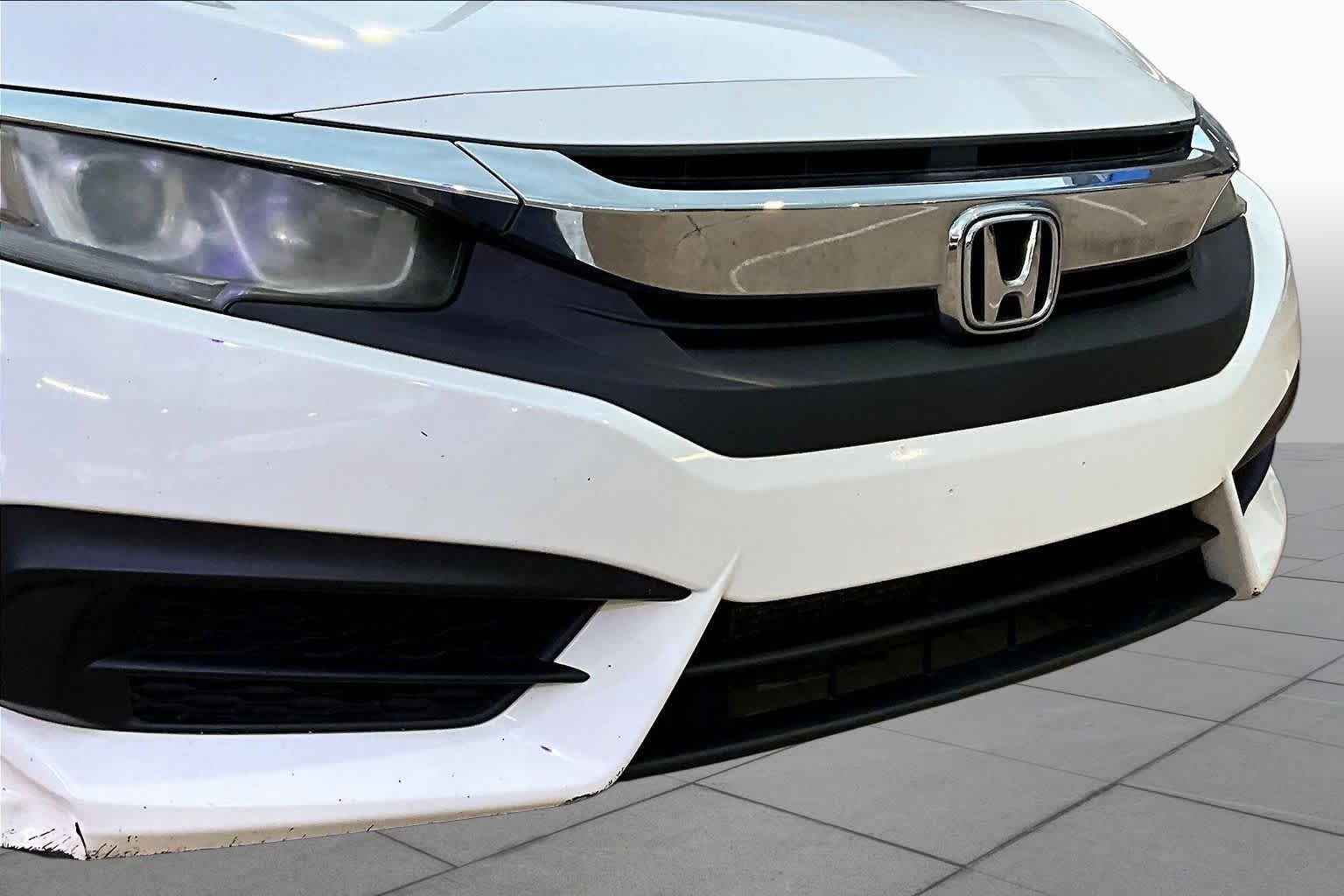 Used 2016 Taffeta White Honda LX image 27