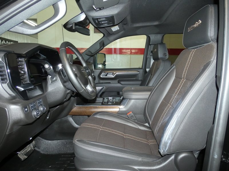 Used 2025 BLACK Chevrolet Crew Cab 159" High Country Dsl image 10
