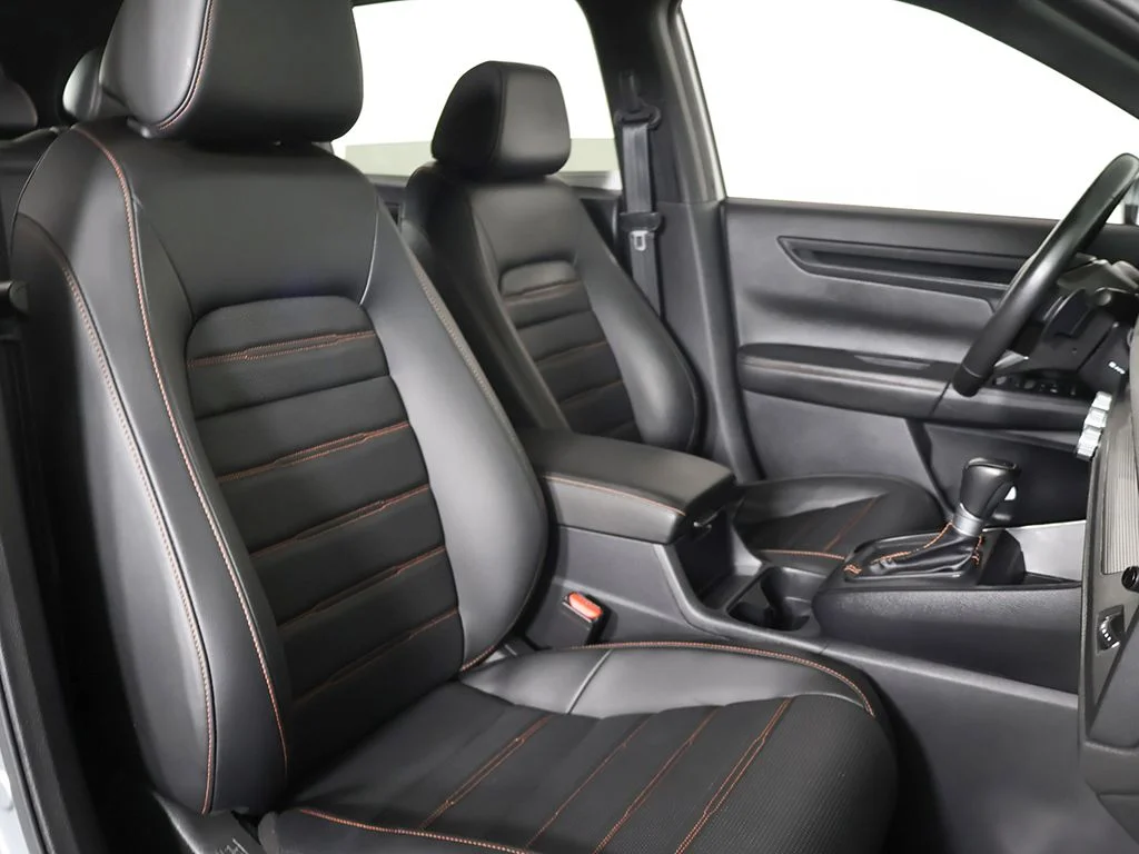 Used 2025 Solar Silver Metallic Honda Sport-L image 31