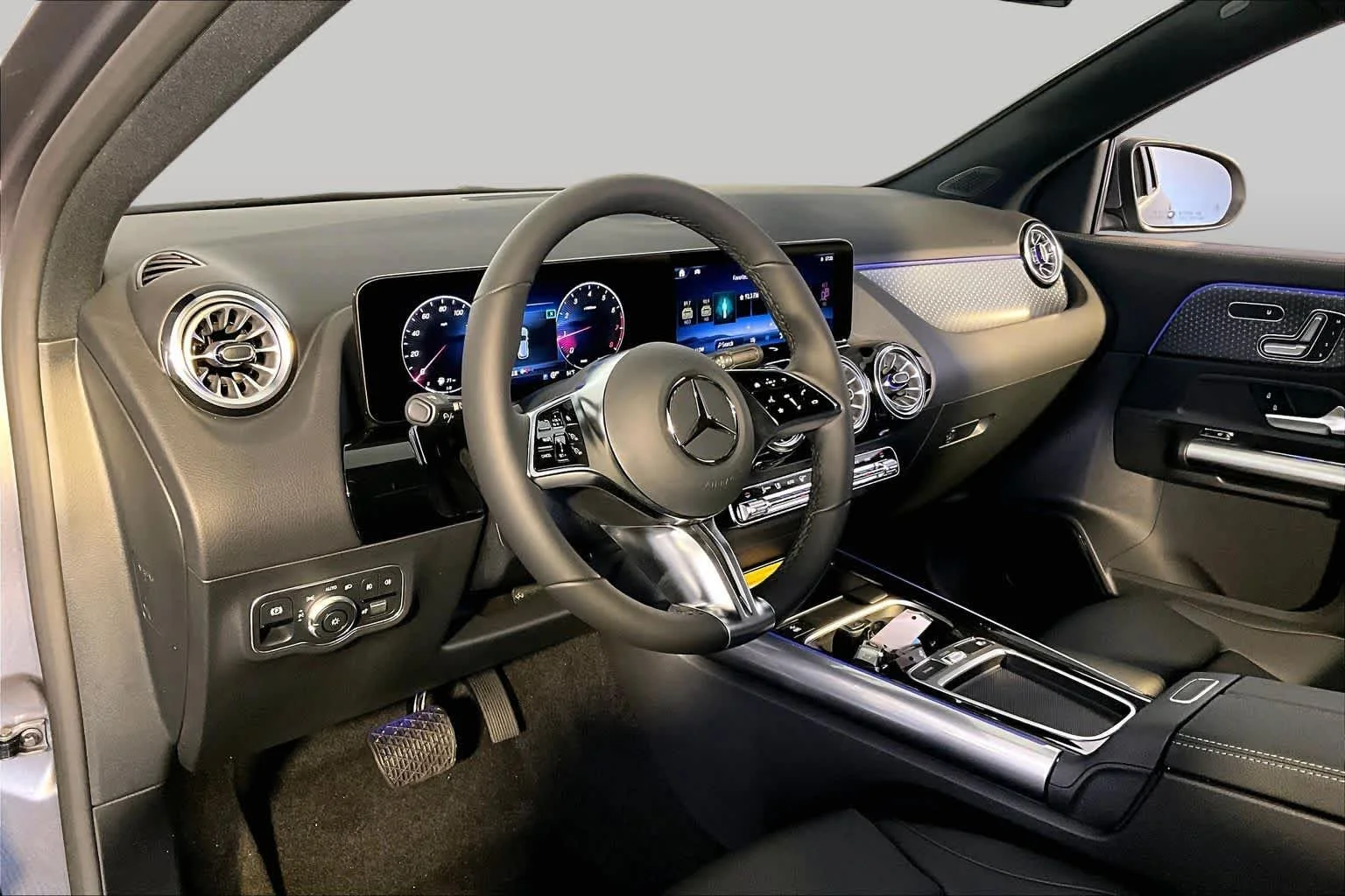 New 2026 Mountain Grey Metallic Mercedes-Benz GLA 250 image 9