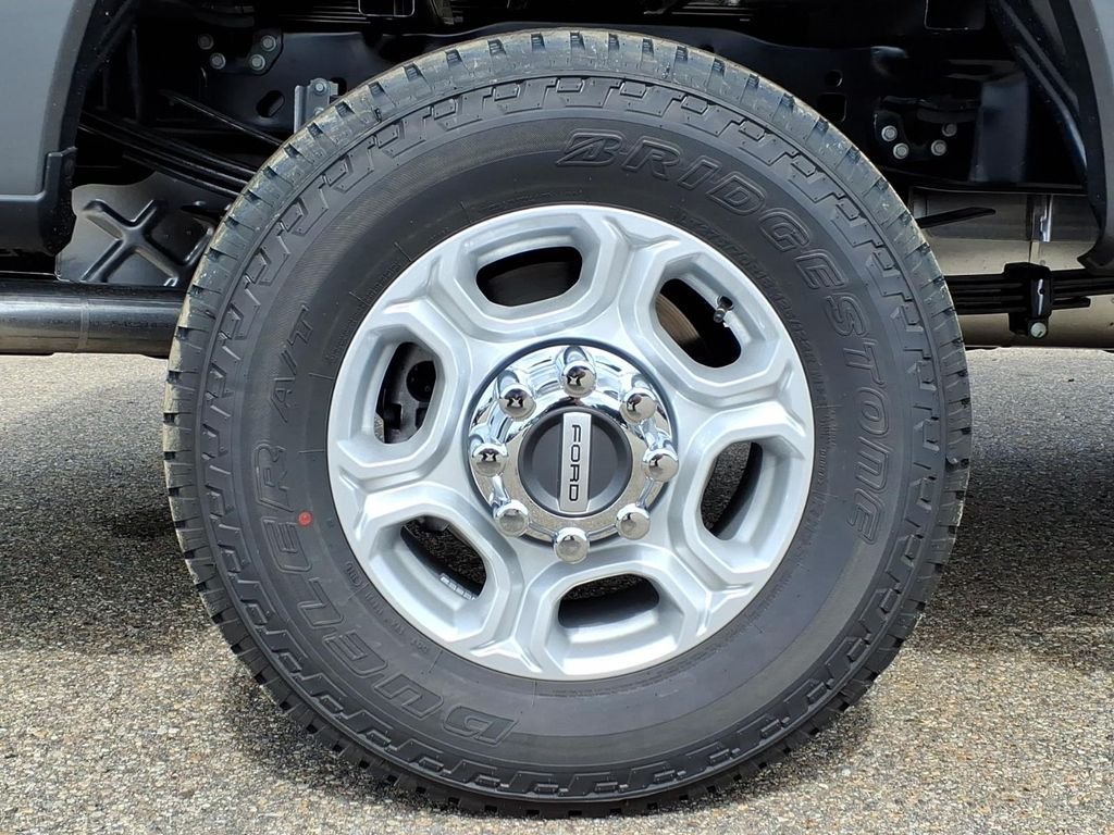 New 2026 Carbonized Gray Metallic Ford F-350® XLT image 11